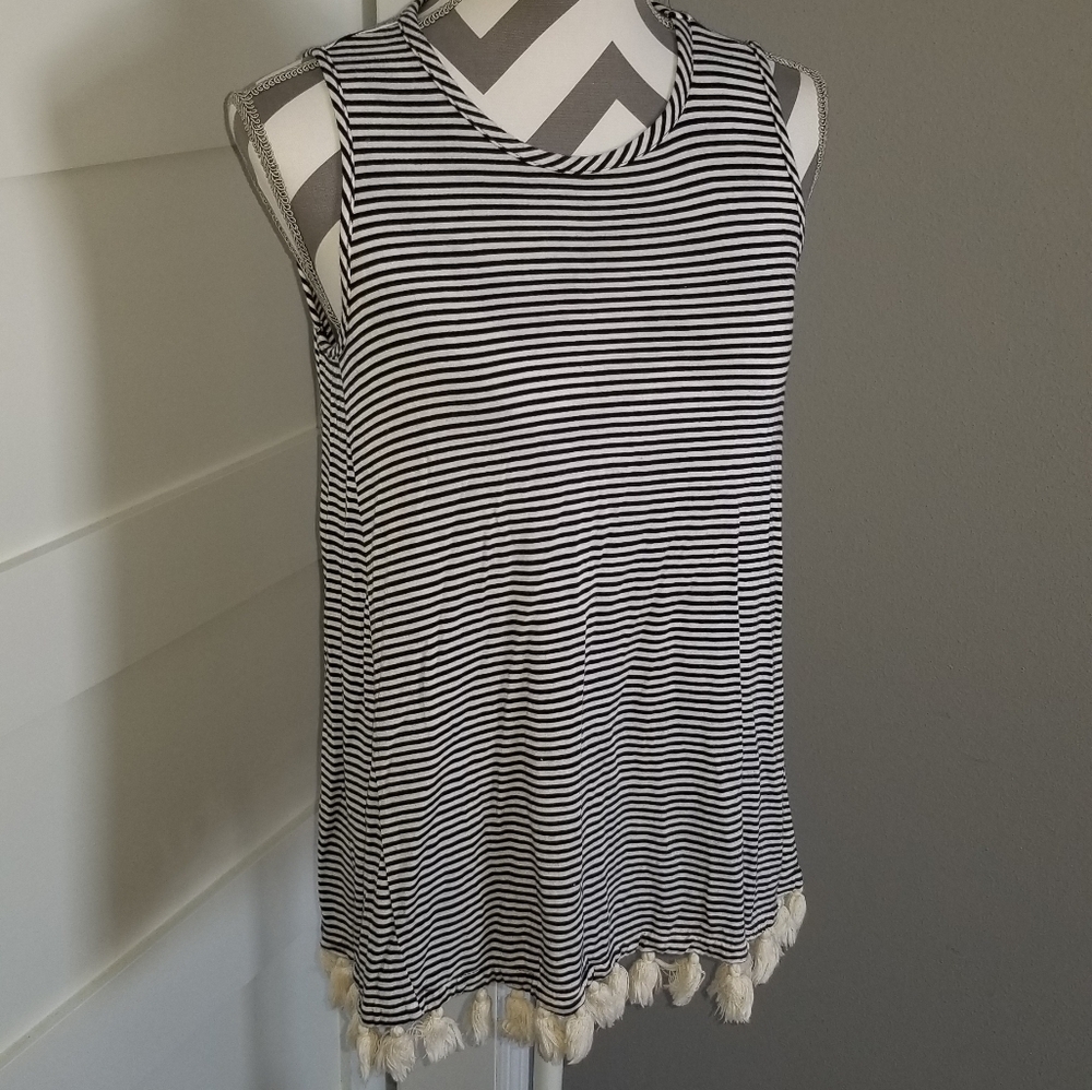 Fringe Tank - Picture 6 of 6